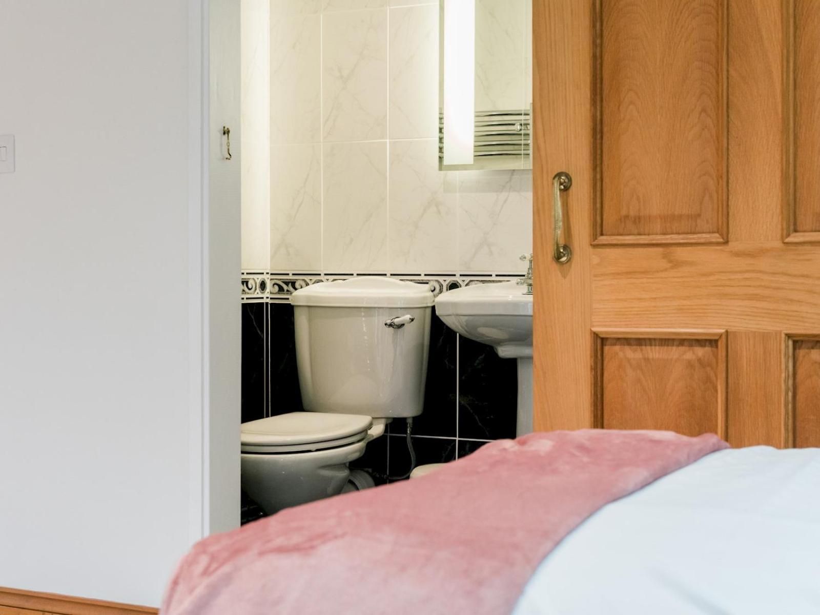 Pass The Keys Peaceful & Coastal 2 Bedroom Cottage Cardigan Εξωτερικό φωτογραφία
