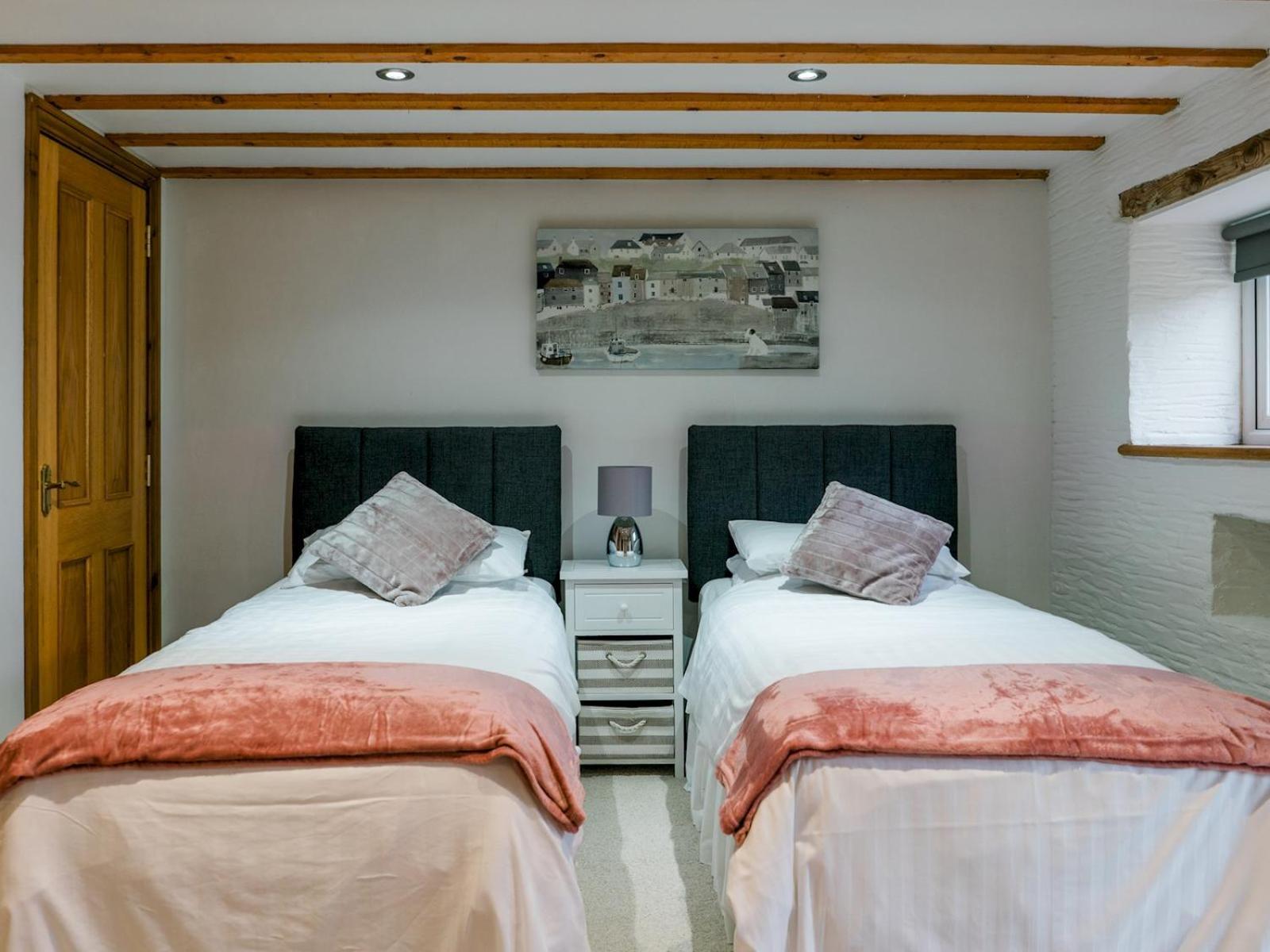 Pass The Keys Peaceful & Coastal 2 Bedroom Cottage Cardigan Εξωτερικό φωτογραφία